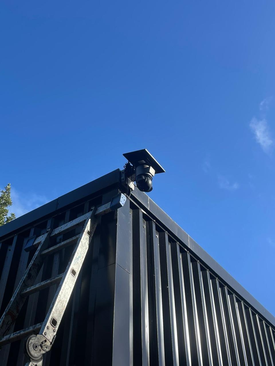 Trabajo de instalación de cámara de seguridad solar en Puerto Varas