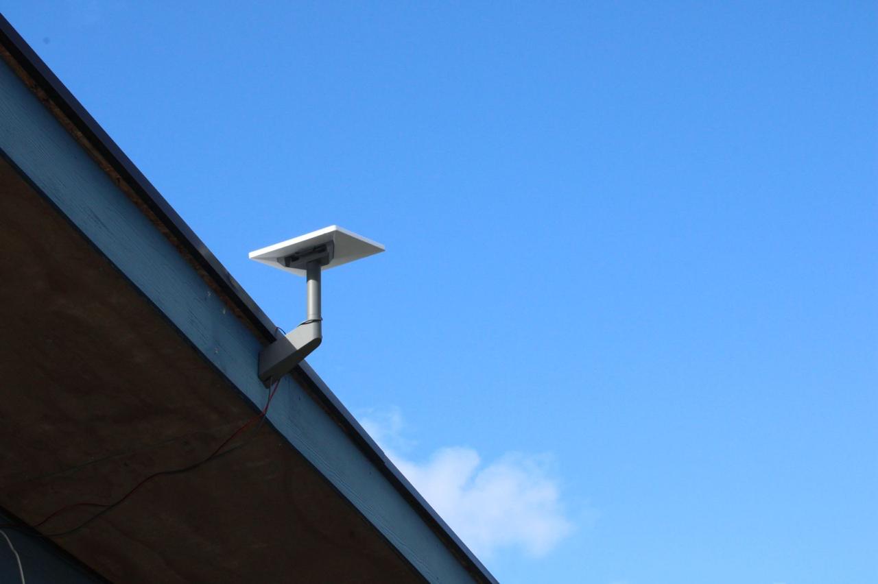 Antena Starlink instalada en sector Monte Verde
